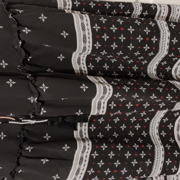 LOFT Skirt - Picture 4 of 16